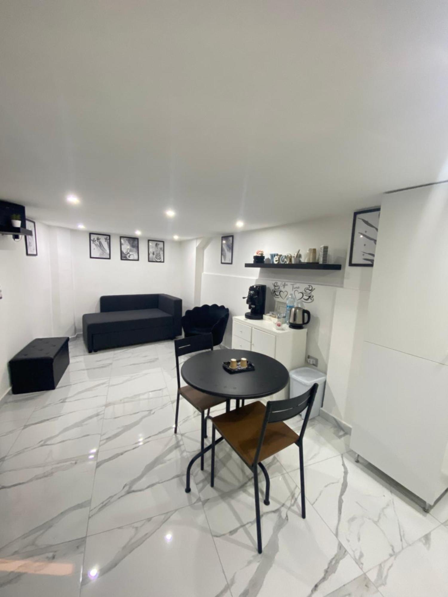 La Casetta Di Giovy เนเปิลส์ ภายนอก รูปภาพ